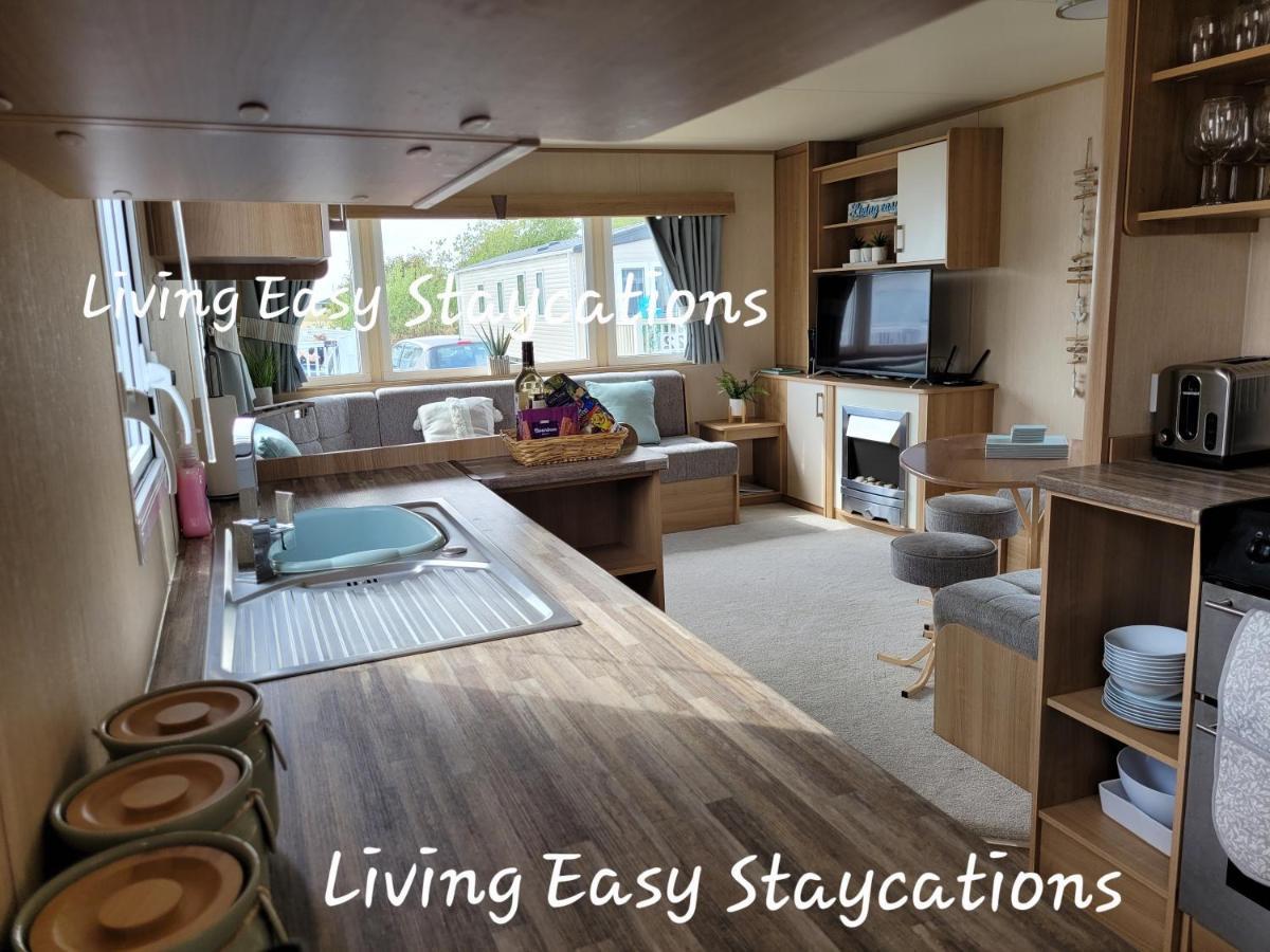 Living Easy Staycations At Tattershall Lakes ภายนอก รูปภาพ