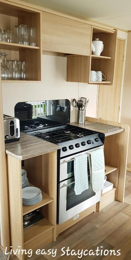 Living Easy Staycations At Tattershall Lakes ภายนอก รูปภาพ
